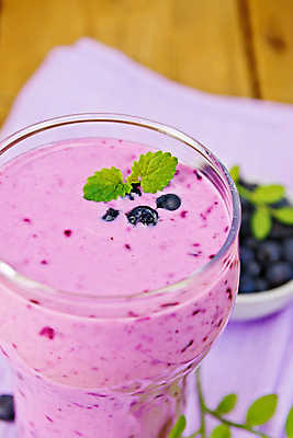 포토 JPG 해외이미지 열매 음료 음식 백그라운드 잎 과일 재료 자연 유리 디저트 실내 건강 사람없음 목재 세로 초록색 주스 우유 추위 직물 신선 칵테일 달콤 상품 혼합 민트 크림 상쾌 냅킨 블루베리 요거트 라일락 쉐이크 떨림 숙성 스무디 월귤 해외202004 해외포토 나무 식물 꽃 감정 컬러 모션 재질 유제품 주류 내부 맛 허브 생태계 파일형식 이미지허브