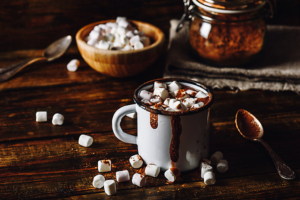 포토 JPG 해외이미지 유리병 실내 따뜻함 사람없음 숟가락 머그컵 식탁보 달콤 감성 코코아 마시멜로우 나무그릇 나무탁자 해외202004 해외포토 그릇 음료 컨셉 탁자 병_용기 디저트 수저 내부 목재 컵 맛 파일형식 이미지허브