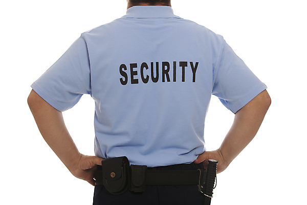 포토 JPG 해외이미지 유니폼 한명 경비 안전 사람 노란색 힘 경찰 보안관 절도 직원 라디오 예방 군용 보안 공정 순찰 장교 헬프 해외202004 해외포토 직업 1 옷 컬러 군대 전자제품 도움 범죄 보호 파일형식 이미지허브