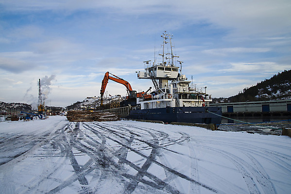 포토 JPG 해외이미지 산업 바다 비즈니스 교통시설 항해 노르웨이 사람없음 야외 물 항구 화물 보트 상품 기중기 무역 함선 상업 포트 잡동사니 수목 수입 터미널 해외202004 해외포토 자연요소 유럽 교통 배_교통 운송업 중장비 시설 파일형식 이미지허브