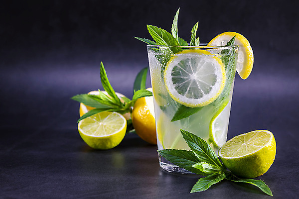 포토 JPG 해외이미지 음료 음식 조각 백그라운드 잎 다이어트 과일 유리 탁자 귤 건강 사람없음 초록색 물 여름 노란색 얼음 검은색 주스 추위 신선 칵테일 액체 시원함 레몬 레모네이드 민트 상쾌 유기농 라임 밀짚 내추럴 소다 토닉 핸드메이드 디톡스 해외202004 해외포토 자연요소 식물 웰빙 계절 감정 컬러 가구 재질 주류 짚 허브 에이드 파일형식 이미지허브