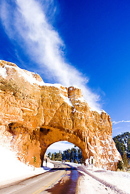 포토 JPG 해외이미지 외관 도로 여행 북아메리카 겨울 자연 국립공원 풍경 사람없음 야외 평화 미국 침묵 고요 암석 세계여행 터널 부식 조용 내추럴 지질학 해외202004 해외포토 계절 공원 교육 길 컨셉 교통시설 아메리카 세계 소리 돌_바위 생태계 파일형식 이미지허브