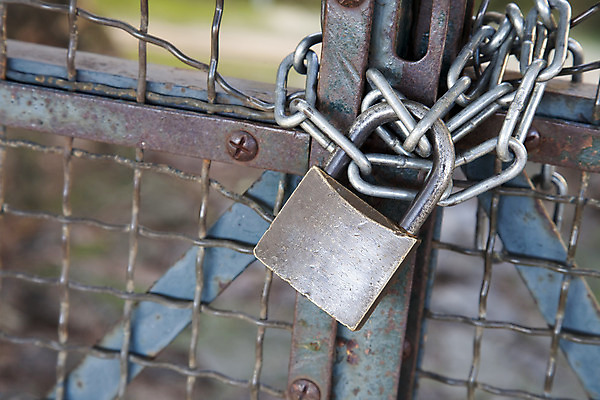 포토 JPG 해외이미지 자물쇠 경비 안전 사람없음 금속 보호 잠금 보안 대문 철강 해외202004 해외포토 컨셉 재질 문 파일형식 이미지허브