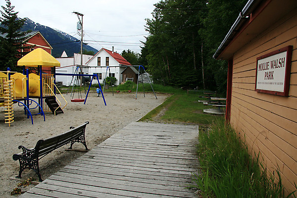 포토 JPG 해외이미지 전통 공원 어린이 여행 놀이 프레임 선물 사람없음 쇼핑 상점 정원 미국 센터 역사 도심 콘센트 미끄럼틀 놀이터 쇼핑몰 그네 기념품 지역 북쪽 타운 멀리 소매 알래스카 서쪽 오리지널 해외202004 해외포토 공공시설 북아메리카 사람 도시 놀이기구 방향 오브젝트 파일형식 이미지허브