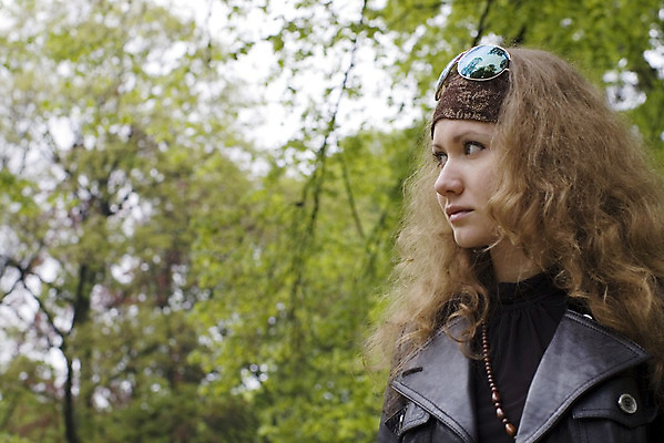 포토 JPG 해외이미지 나무 응시 계절 공원 여자 안경 생각 벤치 의자 요리사모자 한명 앉기 야외 햇빛 태양 유행 맑음 목도리 재킷 추위 가을 청바지 수수께끼 시원함 양모 해외202004 해외포토 자연요소 식물 모자_잡화 1 시선 잡화 공공시설 가구 바지 모션 날씨 사람 요리사 외투 직물 파일형식 이미지허브