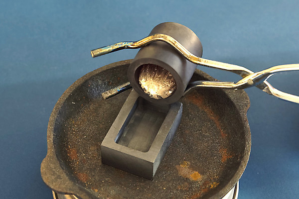 포토 JPG 해외이미지 산업 백그라운드 유리 불 불꽃 사람없음 빨간색 금속 재활용 장비 체험 뜨거움 액체 황금 붓기 닫기 제조 휘발유 은색 철 버너 묘사 가스 난방 청동 온도 펜치 무거움 조형 물리학 방법 주조 철강 해외202004 해외포토 자연요소 교육 컬러 컨셉 모션 재질 공구 무게 석유 친환경 물리 파일형식 이미지허브