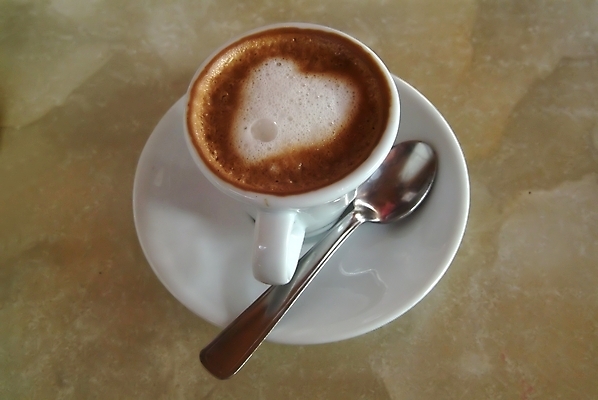 포토 JPG 해외이미지 모양 식기 접시 커피 음료 음식 백그라운드 패턴 탁자 아침 휴식 사랑 미술 사람없음 컵 갈색 검은색 이탈리아 거품 카페 우유 머그컵 원두 흰색 하트 뜨거움 플랫 아침식사 커피잔 크림 상쾌 아로마 바리스타 향 카푸치노 에스프레소 고립 단절 라떼 모카 블랙커피 아랍어 카페인 무알코올 해외202004 해외포토 주간 직업 감정 유럽 컬러 가구 컨셉 무늬 문화예술 잔 유제품 상점 식사 파일형식 이미지허브