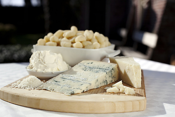 포토 JPG 해외이미지 전통 음식 치즈 감자 요리 사람없음 저녁식사 이탈리아 성분 크림치즈 해외202004 해외포토 유럽 채소 유제품 식사 파일형식 이미지허브