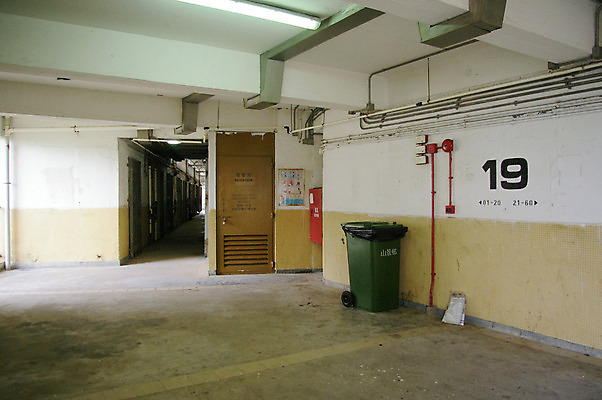 포토 JPG 해외이미지 라이프스타일 디자인 행복 벽 패턴 건축양식 창문 유리 바닥 주택 실내 미술 사람없음 내부 건물 목재 장식 빛 갈색 문 우주 계단 금속 방 흰색 도시 원형 재산 우아함 쓰레기 정상 오르기 리프트 일반 리빙 단계 진짜 스타일 해외202004 해외포토 도형 나무 건축물 건축 감정 컬러 컨셉 무늬 재료 모션 재질 문화예술 생활 금융 파일형식 이미지허브