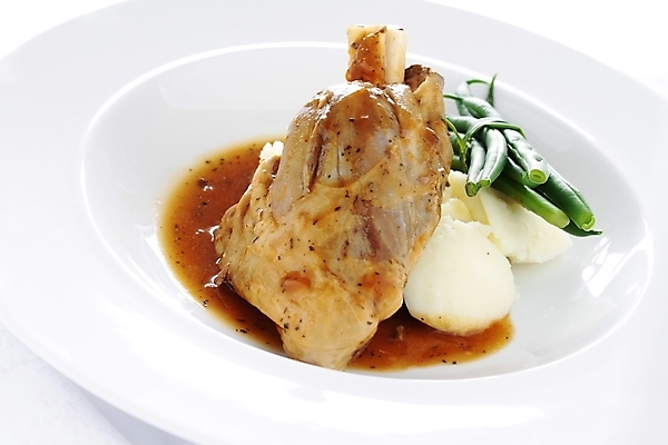 포토 JPG 해외이미지 그릇 음식 부분 탁자 육류 요리 사람없음 식사 저녁식사 굽기 일요일 양고기 점심식사 해외202004 해외포토 식기 가구 식재료 구이 요일 파일형식 이미지허브