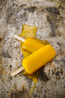 포토 JPG 해외이미지 음식 백그라운드 오렌지 과일 아이스크림 디저트 사탕 사람없음 빨간색 초록색 물 여름 노란색 냉동 얼음 추위 흰색 신선 막대기 맛 매끈함 레몬 민트 부드러움 내추럴 고립 셔벗 핸드메이드 해외202004 해외포토 자연요소 계절 컬러 컨셉 감각 허브 파일형식 이미지허브