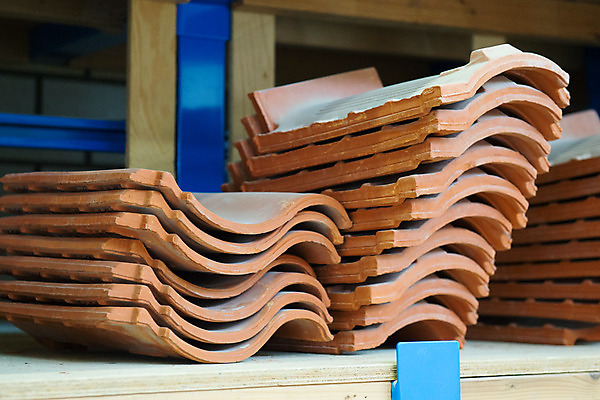 포토 JPG 해외이미지 산업 지붕 실내 사람없음 빨간색 쌓기 바위 주식 타일 모음 신발장 많음 해외202004 해외포토 컬러 컨셉 모션 내부 금융 돌_바위 파일형식 이미지허브