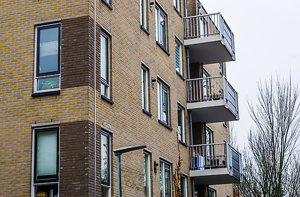 포토 JPG 해외이미지 디자인 외관 여행 백그라운드 건축양식 창문 벽돌 새로움 거리 아파트 주택 사람없음 건물 발코니 도시 고급 계획 네덜란드 심플 타운 단상 이웃 기본 복잡 철책 스타일 방식 해외202004 해외포토 건축물 건축 유럽 컨셉 파일형식 이미지허브