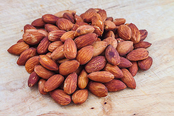 포토 JPG 해외이미지 음식 백그라운드 재료 건조 건강 씨앗 사람없음 목재 갈색 쌓기 견과류 흰색 그룹 맛 굽기 먹기 유기농 아몬드 흙더미 해외202004 해외포토 나무 식물 웰빙 컬러 컨셉 모션 흙 구이 파일형식 더미 이미지허브