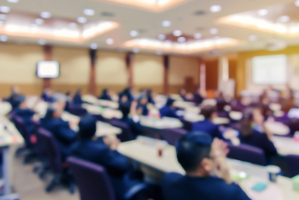 포토 JPG 해외이미지 직업 교육 남자 비즈니스 회의 협력 실내 설명 사람 앉기 손짓 이벤트 사람없음 스터디 강사 교육자 방 정보 비즈니스맨 발표 가르침 그룹 센터 강의 일반 블러 세미나 포럼 해외202004 해외포토 모션 내부 학습 직장인 토론 파일형식 이미지허브