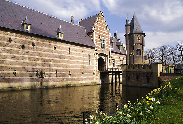 포토 JPG 해외이미지 나무 겨울 자연 풍경 사람없음 건물 얼음 추위 중세 관목 네덜란드 대문 해외202004 해외포토 자연요소 식물 건축물 계절 유럽 문 역사 생태계 파일형식 이미지허브