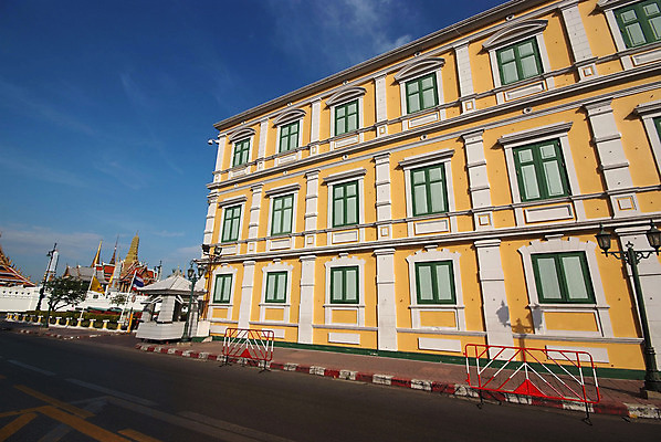 포토 JPG 해외이미지 전통 아시아 도로 여행 백그라운드 건축양식 창문 태국 하늘 주택 동양인 사람없음 장식 여름 컬러풀 노란색 여행객 탑 수확 도시 역사 고급 복고 방콕 고고학 해외202004 해외포토 건축물 계절 교육 건축 나라 길 컬러 컨셉 농업 교통시설 사람 인종 건물 파일형식 이미지허브