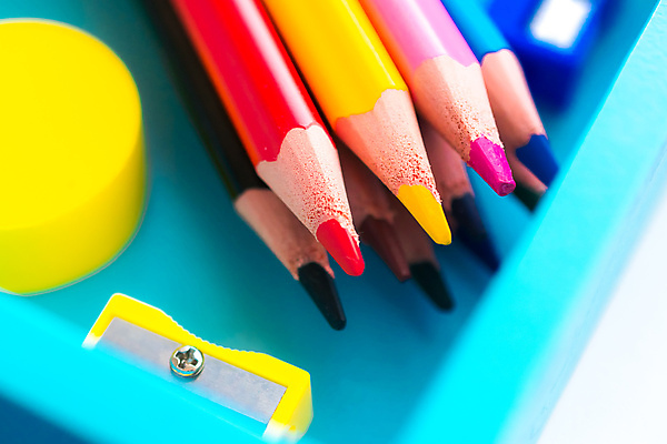 포토 JPG 해외이미지 색연필 사람없음 빨간색 초록색 파란색 컬러풀 연필 노란색 크레파스 해외202004 해외포토 컬러 학용품 필기구 파일형식 이미지허브