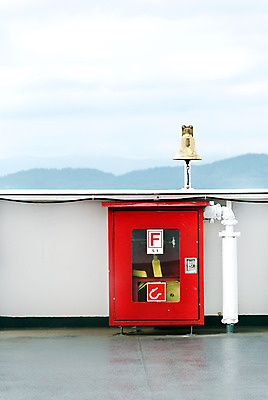 포토 JPG 해외이미지 벽 불 새로움 산 건조 사람없음 상자 긴급 콘센트 파편 소방관 잠금 공포 호스 주입구 수평선 해외202004 해외포토 자연요소 컨셉 구조원 소방 보안 파일형식 이미지허브