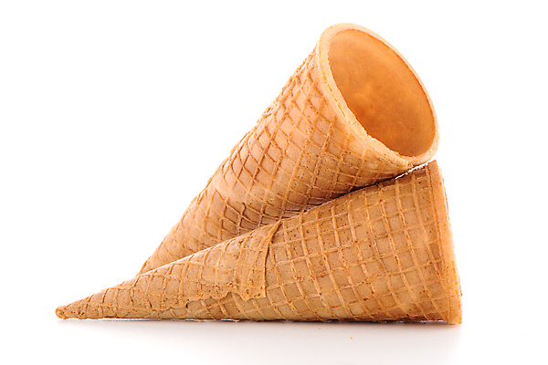 포토 JPG 해외이미지 디저트 실내 사람없음 흰배경 아이스크림콘 바삭바삭 해외202004 해외포토 음식 백그라운드 컨셉 내부 흰색 콘 파일형식 이미지허브