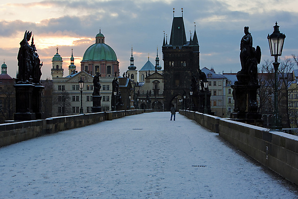 포토 JPG 해외이미지 외관 유럽 조각 여행 고건축 겨울 건축양식 사람없음 야외 건물 조각상 탑 세계문화유산 도시 세계여행 역사 분위기 시력 체코 프라하 타운 기념물 천연기념물 구시가지 보헤미아 옛날 해외202004 해외포토 건축물 계절 건축 나라 컨셉 세계 조형물 문화재 파일형식 이미지허브