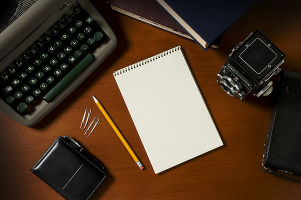 포토 JPG 해외이미지 전통 종이 백그라운드 사람없음 연필 카메라 쪽지 공백 수확 골동품 기자 책상 복고 타자기 리포터 패드 해외202004 해외포토 직업 가구 농업 학용품 전자제품 필기구 파일형식 이미지허브