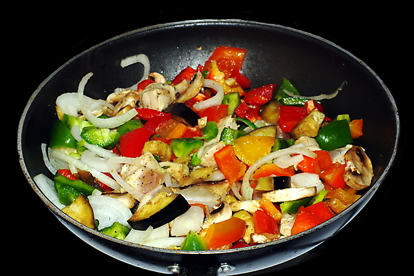 포토 JPG 해외이미지 백그라운드 채소 호박 양파 파프리카 육류 요리 사람없음 빨간색 주방 검은색 버섯 맛 채식주의자 해외202004 해외포토 컬러 컨셉 식재료 채식 파일형식 이미지허브