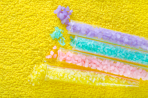 포토 JPG 해외이미지 사람없음 수건 노란색 스파 스파용품 엘리먼트 입욕소금 해외202004 해외포토 컬러 위생용품 미용용품 오브젝트 소금 파일형식 이미지허브