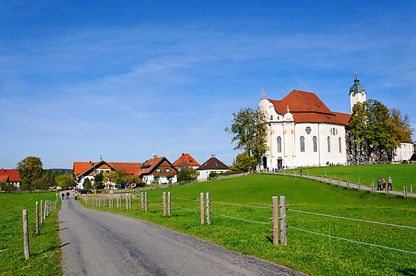 포토 JPG 해외이미지 유럽 여행 잎 하늘 독일 풍경 사람없음 농장 교회 여행객 세계문화유산 가을 바이에른 해외202004 해외포토 식물 계절 나라 농업 종교건축 사람 건물 문화재 파일형식 이미지허브