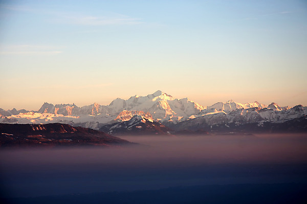 포토 JPG 해외이미지 겨울 산 파노라마 풍경 사람없음 빛 일출 프랑스 스위스 빙하 알프스 암초 프랑스어 샤모니 절정 해외202004 해외포토 문자 계절 유럽 촬영기법 노을 파일형식 이미지허브