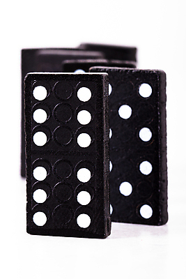 포토 JPG 해외이미지 서기 사람없음 검은색 도미노 해외202004 해외포토 컬러 모션 파일형식 이미지허브