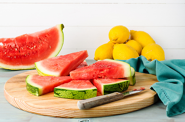 포토 JPG 해외이미지 음식 조각 백그라운드 밭 농업 다이어트 과일 부분 탁자 디저트 수박 건강 씨앗 사람없음 목재 빨간색 초록색 여름 수확 신선 원형 칼 달콤 맛 멜론 자르기 먹기 레몬 오브젝트 유기농 슬라이스 숙성 채식주의자 개조 해외202004 해외포토 도형 나무 식물 웰빙 계절 산업 컬러 가구 컨셉 재료 모션 채식 파일형식 이미지허브