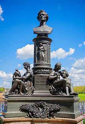 포토 JPG 해외이미지 공원 유럽 조각 여행 건축양식 하늘 독일 미술 사람 사람없음 야외 파란색 빛 컬러풀 조각상 검은색 센터 역사 도심 심볼 묘사 청동 타운 기념물 천연기념물 8월 옛날 조각가 해외202004 해외포토 공공시설 건축 나라 컬러 문화예술 조형물 도시 날짜 파일형식 이미지허브