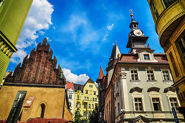 포토 JPG 해외이미지 전통 외관 종교 문화 여행 컨셉 건축양식 하늘 지붕 아이디어 인종 사람없음 야외 건물 숫자 교회 탑 도시 시간 영혼 역사 타일 장면 커뮤니티 체코 프라하 타운 유대인 구역 랜드마크 로마인 숭배 옛날 유태교 스타일 해외202004 해외포토 문자 건축물 건축 유럽 종교건축 사람 파일형식 이미지허브