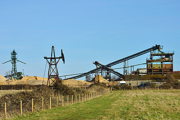 포토 JPG 해외이미지 식물 산업 모래 잉글랜드 사람없음 야외 기계 시골 작업 옛날 채석 추출 컨베어밸트 해외202004 해외포토 영국 파일형식 이미지허브