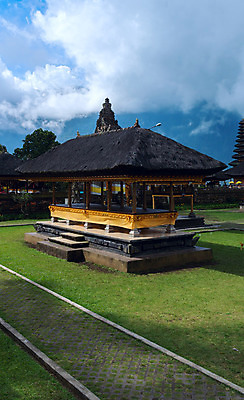 포토 JPG 해외이미지 구름 아시아 종교 문화 섬 여행 건축양식 자연 하늘 사람 동양인 인종 풍경 사람없음 물 햇빛 조각상 침묵 바위 사찰 영혼 역사 원주민 발리 인도네시아 장면 지역 동쪽 내추럴 옛날 전국 힌두교 스타일 해외202004 해외포토 자연요소 건축 나라 종교건축 태양 조형물 소리 돌_바위 아프리카인 방향 생태계 파일형식 이미지허브