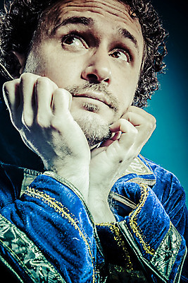 포토 JPG 해외이미지 캐릭터 디자인 어린이 성공 동화 왕관 미술 한명 사람 파란색 빛 금속 중세 황금 고급 우아함 시원함 왕 보석 만화 보물 여왕 고물 귀족 마스코트 왕자 아바타 스타일 해외202004 해외포토 1 컬러 컨셉 재질 문화예술 역사 광석 파일형식 이미지허브