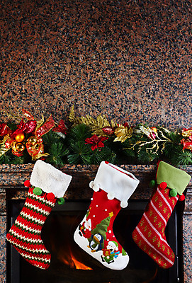 포토 JPG 해외이미지 전통 리본 크리스마스 오렌지 불 휴가 불꽃 양말 주택 털 따뜻함 사탕 선물 사람없음 내부 장식 빨간색 초록색 빛 컬러풀 장난감 산타클로스 과자 축제 화환 줄무늬 흰색 대접 뜨거움 황금 달콤 설탕 가득함 활 벽난로 통나무 패키지 폭식 강렬 화상 벨벳 해외202004 해외포토 자연요소 나무 기념일 꽃 컬러 무늬 과일 디저트 건물 맛 상처 실크 파일형식 이미지허브