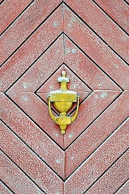 포토 JPG 해외이미지 외관 겨울 건축양식 사람없음 빨간색 문 얼음 묘사 서리 놋쇠 옛날 해외202004 해외포토 자연요소 계절 건축 컬러 파일형식 이미지허브