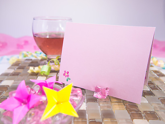 포토 JPG 해외이미지 템플릿 디자인 기념일 꽃 행복 리본 종이 분홍색 백그라운드 프레임 선물 미술 이벤트 사람없음 장식 초록색 파란색 노란색 라벨 우주 공백 흰색 축하 인사 신용카드 메시지 달콤 엽서 초대 해외202004 해외포토 식물 감정 컬러 컨셉 문화예술 금융 예절 맛 편지 파일형식 이미지허브