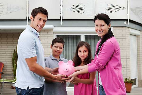 포토 JPG 해외이미지 손 커플 여자 남자 딸 행복 아들 어린이 분홍색 돈 가족 엄마 주택 함께함 서기 미소 사람 소년 여러명 야외 금융 동전 돼지저금통 잡기 절약 아빠 재산 보호 작음 보안 투자 언니 경영 남동생 해외202004 해외포토 감정 컬러 다수 컨셉 비즈니스 관계 모션 표정 안전 건물 신체부위 경제 저금통 크기 자매 동생 파일형식 이미지허브