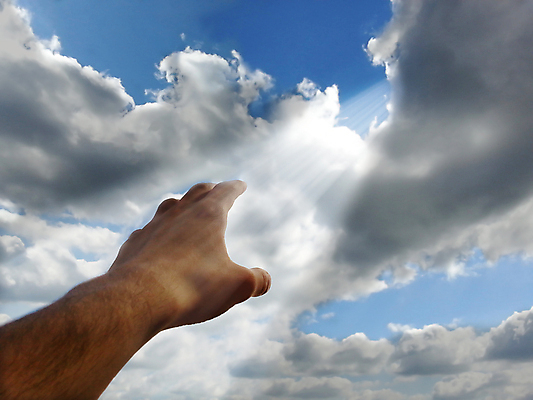 포토 JPG 해외이미지 구름 손 기독교 종교 컨셉 하늘 추상 아이디어 사람없음 빛 햇빛 우주 믿음 성경 희망 침묵 기도 시간 예수 영혼 긍정 신성 천국 숭배 신앙심 처음 헬프 해외202004 해외포토 자연요소 감정 무늬 종교용품 신체부위 태양 소리 도움 신_종교 파일형식 이미지허브