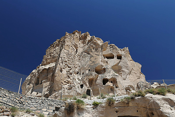 포토 JPG 해외이미지 여행 자연 산 요정 카파도키아 풍경 사람없음 계곡 암석 바위 동굴 언덕 부식 사암 칠면조 지질학 해외202004 해외포토 교육 조류 돌_바위 생태계 파일형식 튀르키예 이미지허브