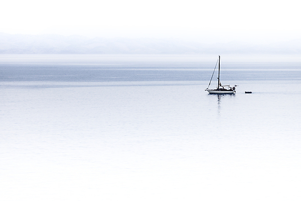 포토 JPG 해외이미지 구름 실루엣 호수 파도 바다 여행 요트 오렌지 자연 하늘 휴가 휴식 항해 사람 풍경 사람없음 빨간색 물 여름 파란색 빛 컬러풀 햇빛 태양 반사 노란색 여행객 평화 일출 침묵 황혼 일몰 꿈 보트 분위기 고독 저녁 상승 선원 수평선 해외202004 해외포토 자연요소 계절 감정 컬러 컨셉 배_교통 과일 촬영기법 노을 소리 야간 생태계 파일형식 이미지허브