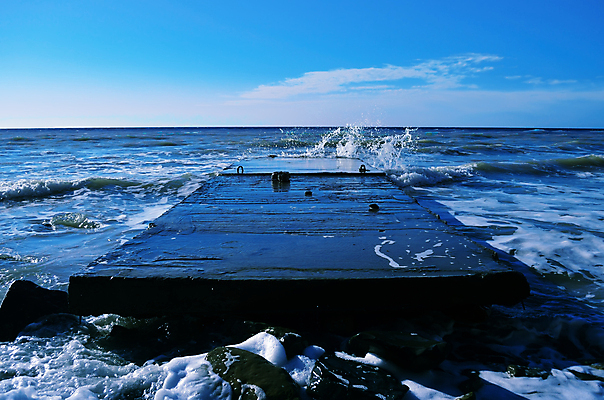 포토 JPG 해외이미지 파도 바다 자연 바람 날씨 해변 사람없음 가로 물 파란색 항구 힘 거품 손상 분노 바위 신선 황무지 가장자리 떨어짐 위험 분무기 단절 때리기 콘크리트 투쟁 힘찬 해외202004 해외포토 자연요소 감정 컬러 컨셉 교통시설 모션 돌_바위 둘레 생태계 파일형식 이미지허브