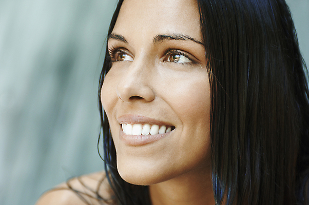 포토 JPG 해외이미지 백인 1 라이프스타일 응시 여자 얼굴 생각 휴가 한명 미소 사람 20대 성인 야외 가로 물 여름 이탈리아 폭포 젖음 신선 떨어짐 명상 고민 주말 배려 해외202004 해외포토 자연요소 서양인 시선 계절 감정 유럽 컨셉 자연 표정 청년 생활 신체부위 파일형식 이미지허브