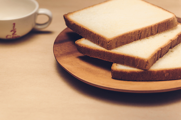 포토 JPG 해외이미지 실내 사람없음 세개 찻잔 식빵 나무접시 갈색배경 해외202004 해외포토 접시 빵 백그라운드 잔 3 내부 갈색 파일형식 이미지허브