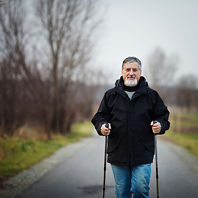 포토 JPG 해외이미지 라이프스타일 웰빙 옷 공원 남자 스포츠 포즈 신체 다이어트 자연 건강 피곤 한명 야외 여름 운동 경쟁 산책 은퇴 먹기 연습 체육관 보안 체조 리빙 연금 자금 해외202004 해외포토 1 계절 공공시설 컨셉 돈 모션 휴식 안전 사람 생활 금융 생태계 파일형식 이미지허브