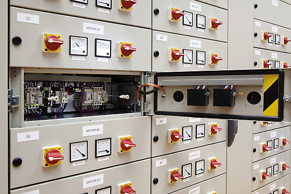 포토 JPG 해외이미지 직업 산업 공장 사람없음 전자제품 기계 에너지 과학기술 업무 판넬 제조 연결 시스템 자동 자동화 전압 제어 해외202004 해외포토 공업 기술 작업 파일형식 이미지허브