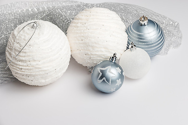 포토 JPG 해외이미지 크리스마스장식 크리스마스 실내 사람없음 장식볼 오브젝트 흰배경 오너먼트 해외202004 해외포토 기념일 백그라운드 내부 장식 흰색 파일형식 이미지허브